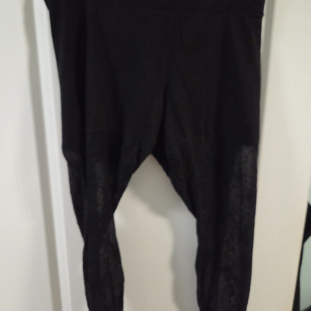 NWOT Torrid Full-Length Flocked Legging- Spider Web- Size 2x - Picture 5 of 9